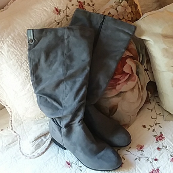 🍃Vegan suede gray boots🍃 - Picture 1 of 4